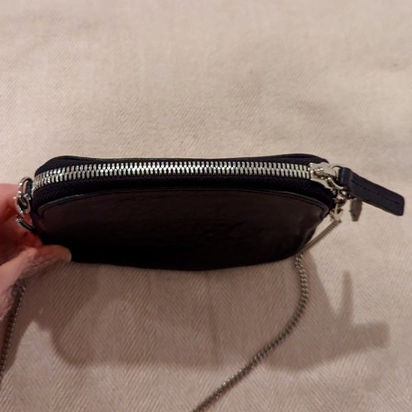 NWOT Crossbody Leather Purse With Chain Strap & Dust Bag (Korean Brand) - Picture 5 of 16